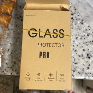 Apple Watch screen protectors (3)